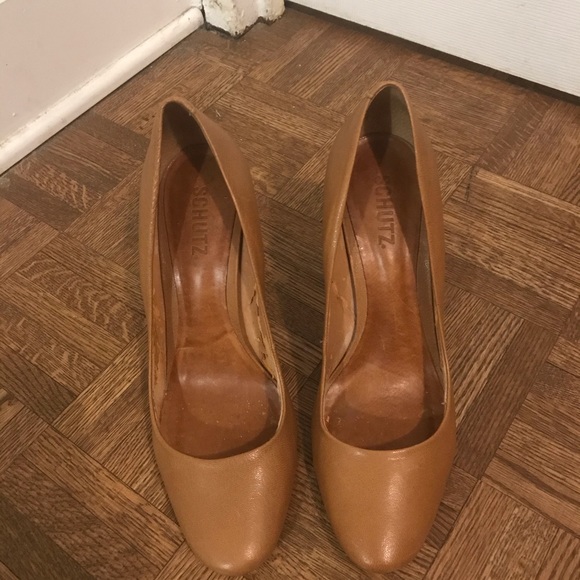 Schutz Rounded Toe Pumps (Size 10) - Picture 2 of 5